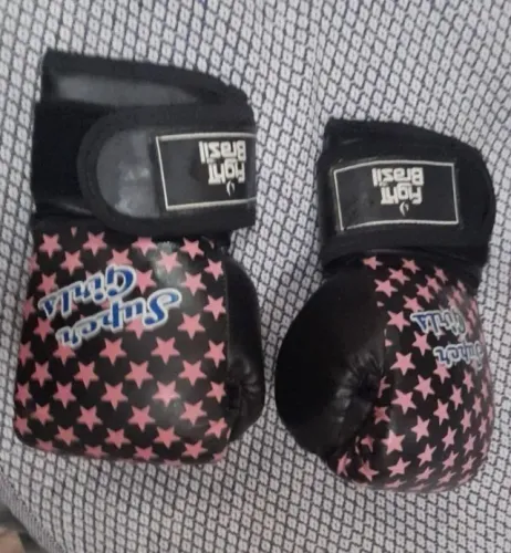 Luva de boxe rosa novíssima infantil tamanho 10