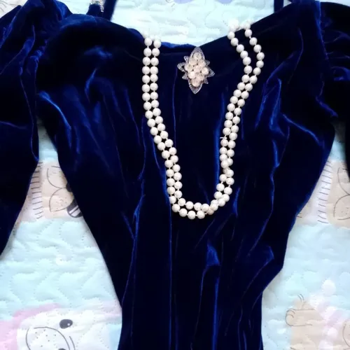 Vestido Longo de Veludo Azul - Elegância e Sofisticação ?