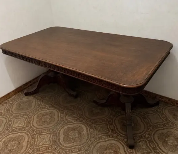 Mesa de Madeira Maciça 
