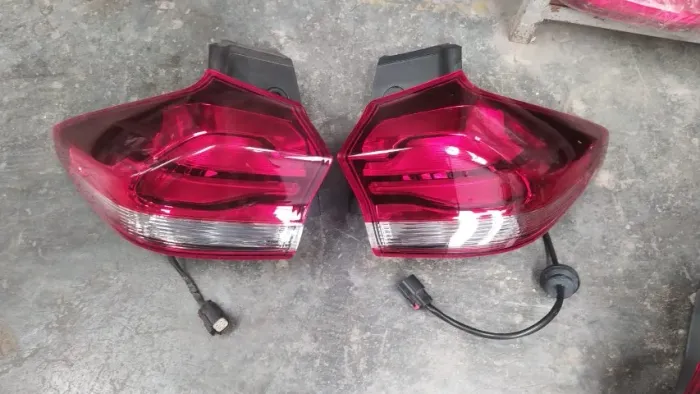 Lanterna Tracker 2020 ate 2025 sem Led 