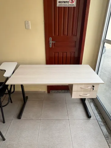 Mesa reta em MDF c gaveta - Nova