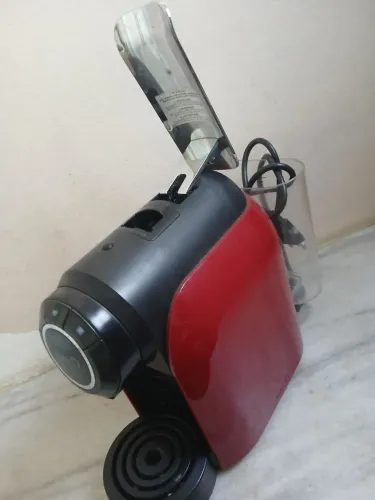Vendo duas cafeteira uma delta cápsulas outra simples 