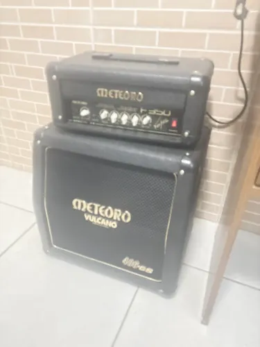 Amplificador e caixa meteoro Faiska F350