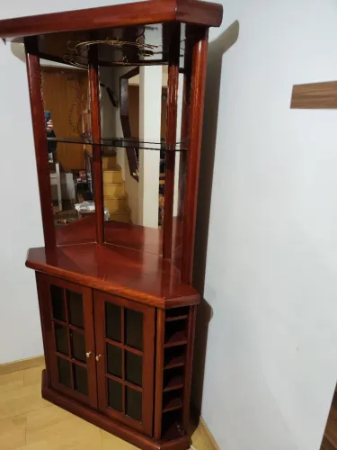 Barzinho de canto em madeira requinte e elegância para sua casa 