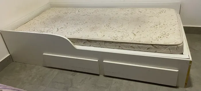 Cama com 2 gavetas solteiro
