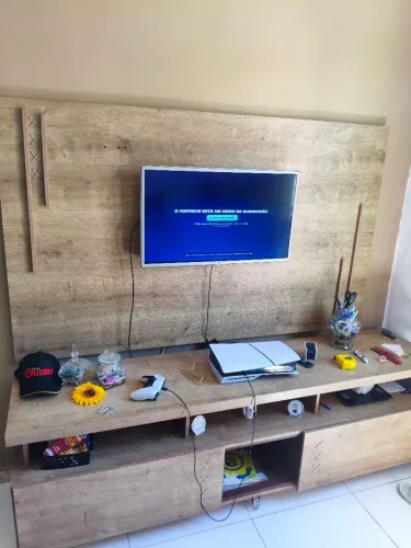 Pra vender rápido painel completo e rack só o painel e o rack top madeira boa não incha