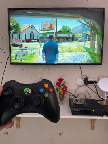 Xbox 360 Desbloqueado + Kinect + 2 Controles + GTA V