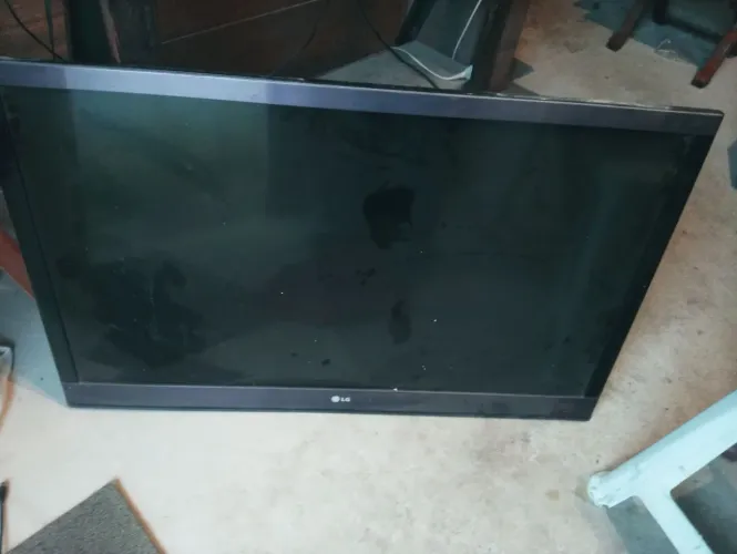Televisor lg 42 smart .