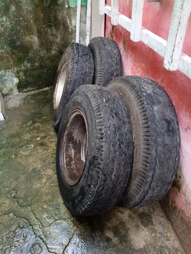 Pneus meia vida, preço a negociar