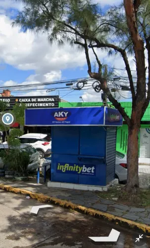 Alugo ponto comercial em frente à praça de San Martin