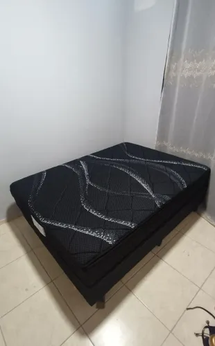 VENDO CAMA CASAL: BOX + COLCHÃO UMAFLEX (MOLA ENSACADA)