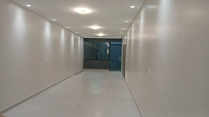 ALUGA-SE ESPAÇO COMERCIAL - EXCELENTE LOCALIZAÇÃO