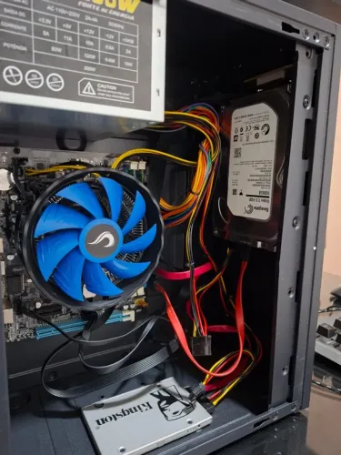 CPU Intel Core i5 2400 GB RAM SSD 240 + hd 1 TB com Wi-Fi,