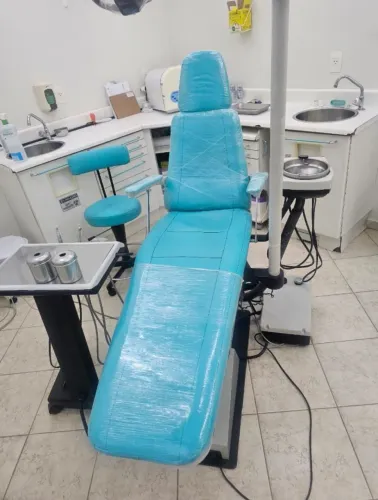 Cadeira Dabi Atlante + mocho. Modelo Versa