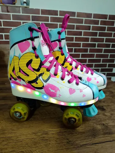 Vendo Patins usado apenas 2 vezes
