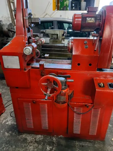 Maquina de retifica biela linha leve media e pesada funcionando perfeitamente .