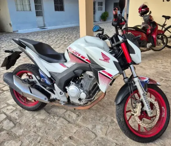 Honda CB Twister 250 CBS (2022) - Único Dono