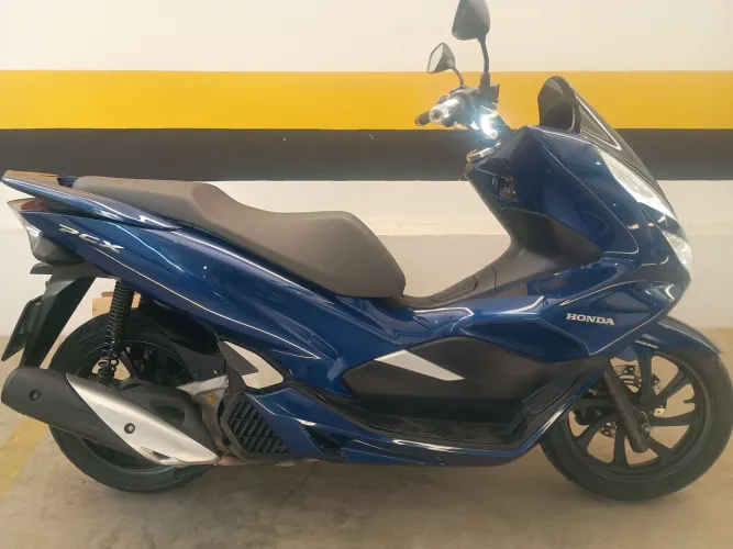 PCX 150 2020 impecável sem detalhe raridade 22 vezes cartão troca o carro ou moto