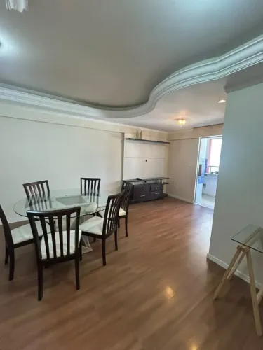 Apartamento de 1suite + 1dormitório completamente mobiliado e eletros em frente ao Forum n