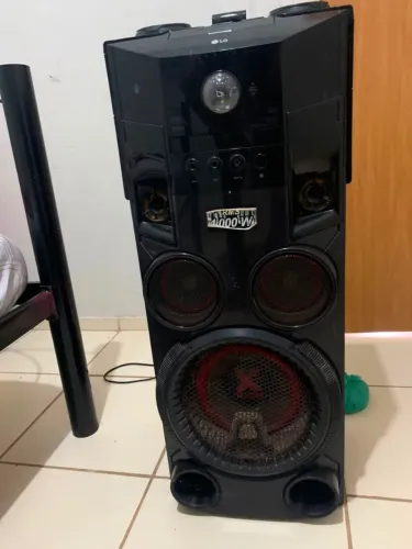 Caixa de som lg