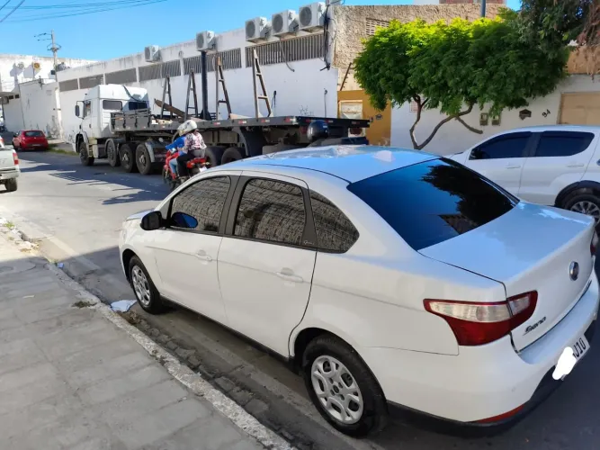 Fiat Grand Siena Attrac. 1.4 EVO F.flex 8V 2014