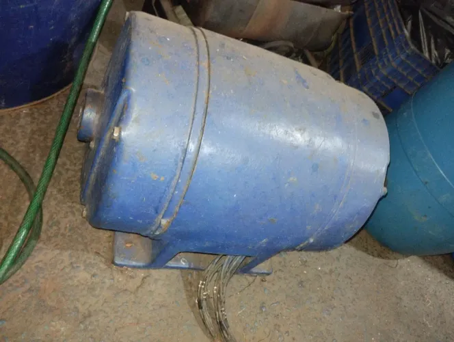 Vendo motor trifásico 30 CV, de alta rotação