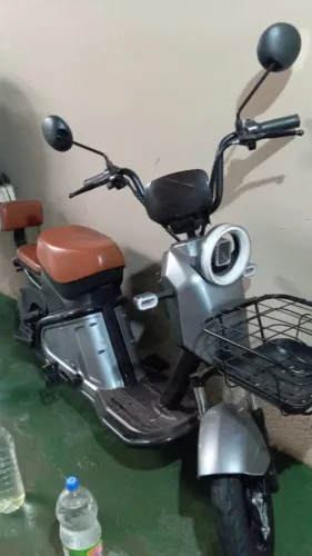 Scooter elétrica 