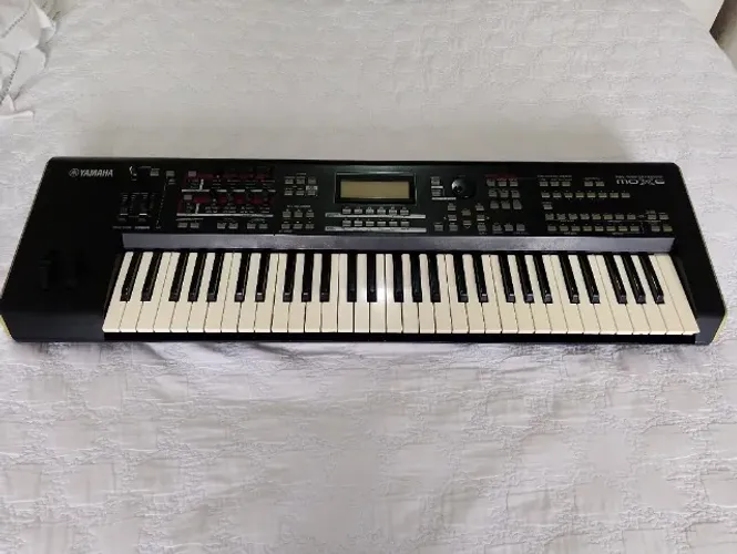 Teclado Yamaha MOX6