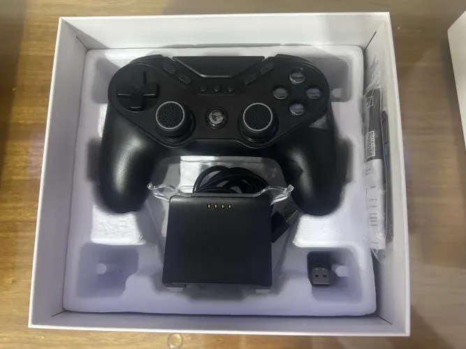 Controle Gamesir Tarantula Pro com Dock de Carregamento