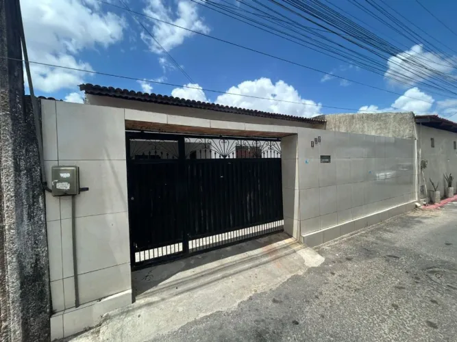 Casa com 4 dormitórios para alugar, 150 m² por R$ 1.400,00/mês - Prefeito José Walter - Fo