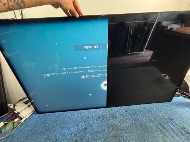 vendo TV Samsung Qled 55 polegadas com defeito na tela