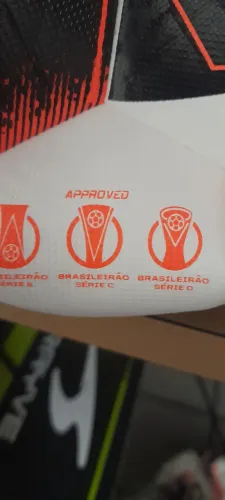 Vendo bola de futebol de campo profissional