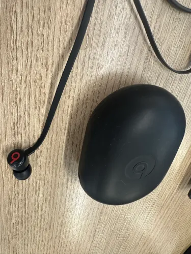 Fone Beats Flex 12 hs de som