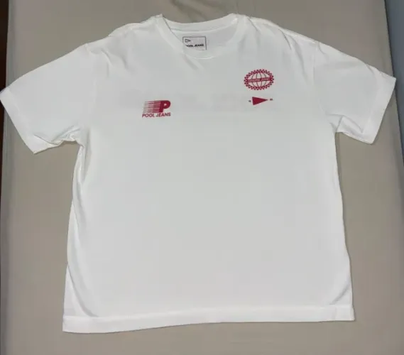 Pool Jeans camiseta branca estampa vermelha tam P - pouco uso