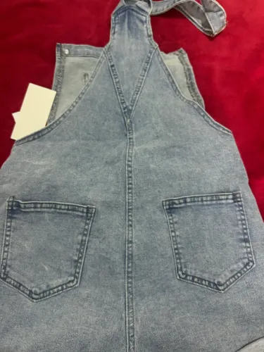 Roupas femininas e masculina