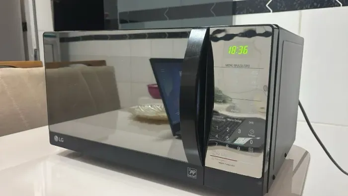 Micro Ondas LG MH7097AR EasyClean 127v  30Litros