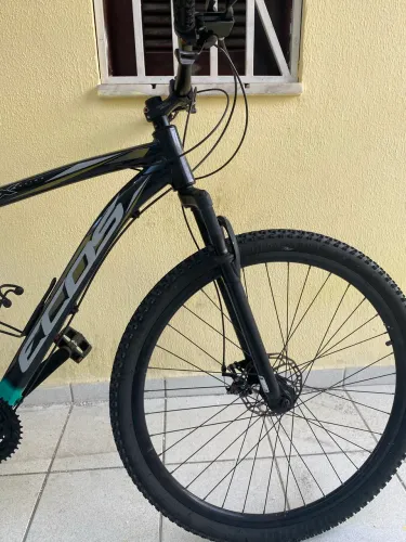 Vendo esta bicicleta! Quadro de alumínio, freio a disco e aro 29