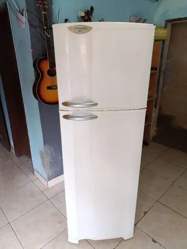 Geladeira Eletrolux Frosfree