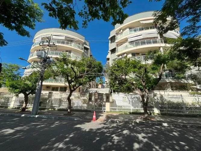 Fregueisia - Cond. Monte Carlo Residence I - Excelente Apartamento Mobiliado Três Quartos
