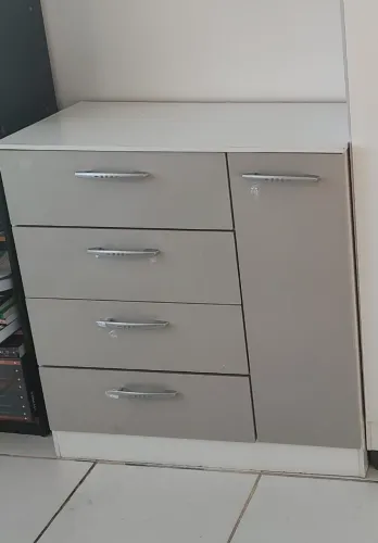 Vendo cômoda tamanho infantil 