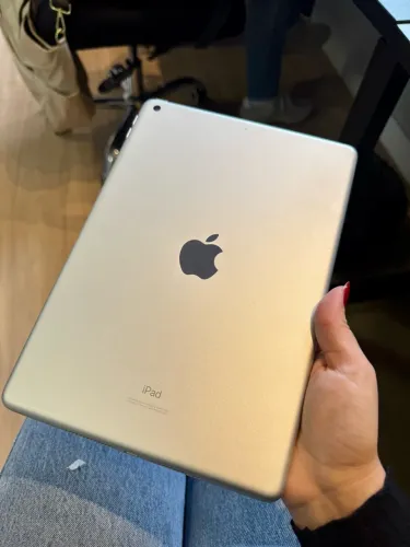 IPad 9ª Geração 64 GB + Capinha + Carregador original | Impecável
