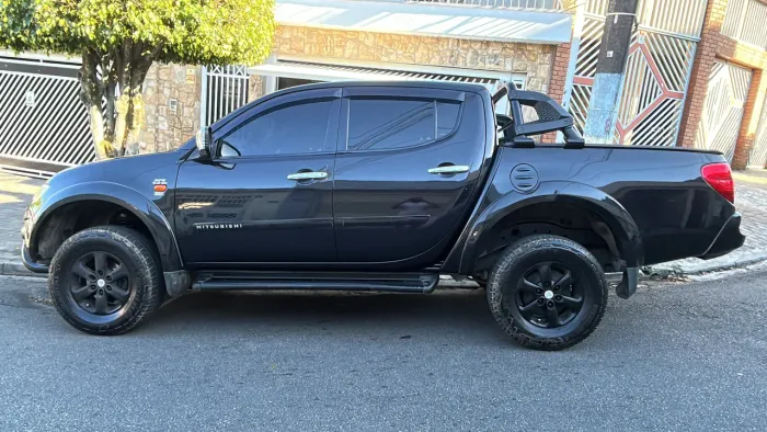 Mitsubishi L200 Triton HPE 3.2 CD TB Int.diesel AUT 2011