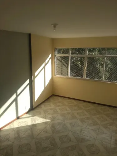 Imóvel para aluguel tem 58 metros quadrados com 2 quartos em Várzea - Teresópolis - RJ