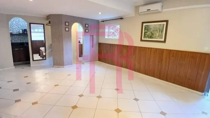 Sala comercial para locação anual em Balneário Camboriú.