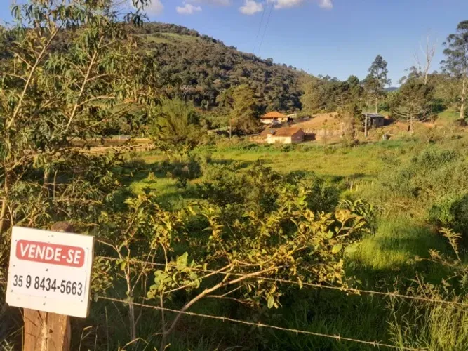 TERRENO À VENDA - 2.200 m² no bairro de Áreas, Paraisópolis/MG
