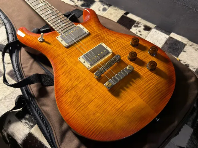 Guitarra PRS SE ano 2022 com Bag original