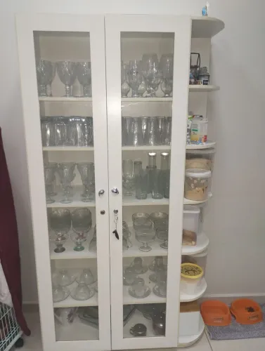 Vendo uma linda cristaleira 