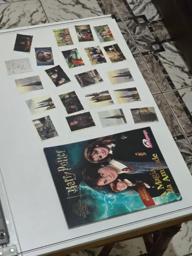 Álbum Harry Potter edição limitada Saveganago + 21 figuninhas