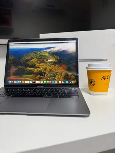 Macbook Air 16/256 i5 2019