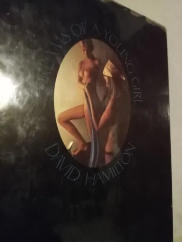 Livro Dreams of a Young Girl fotos e poesia David Hamilton Alain Robbe-Grillet 1ª Ed.